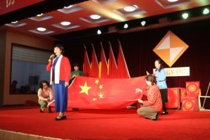 武安政協副主席郝偉帶領武安社區演唱團到新金集團演出